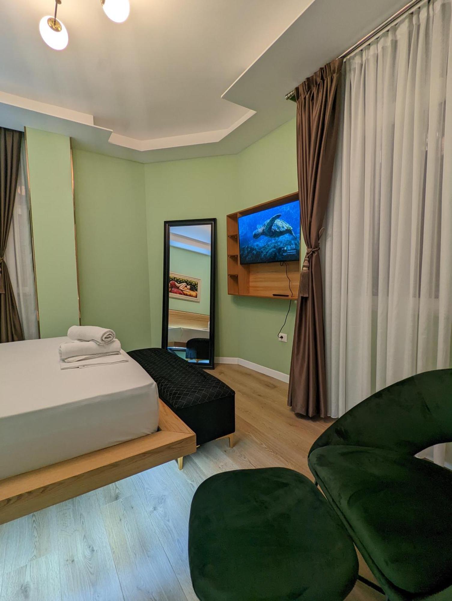 Spiranca Luxury Suites Tiranë Ngoại thất bức ảnh