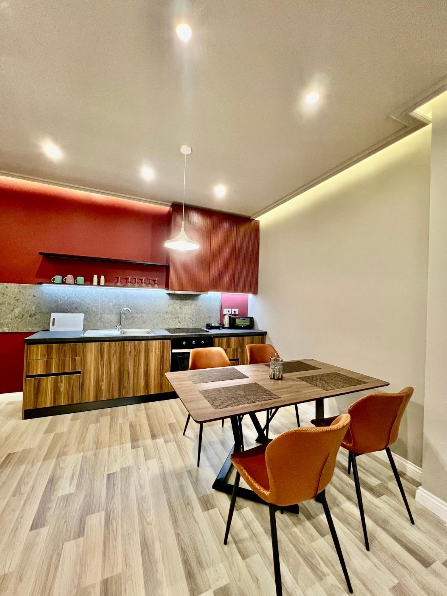 Spiranca Luxury Suites Tiranë Ngoại thất bức ảnh