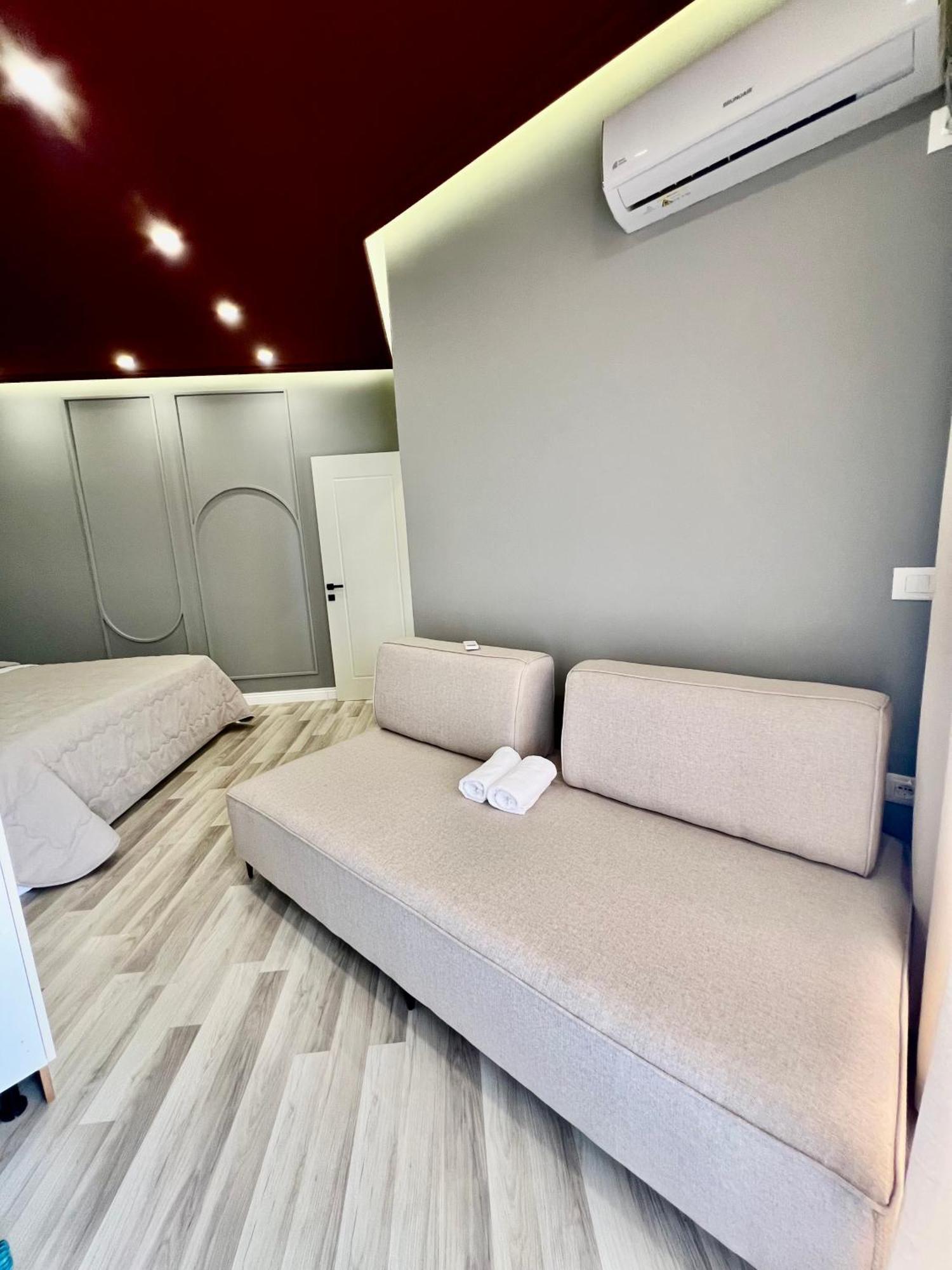 Spiranca Luxury Suites Tiranë Phòng bức ảnh