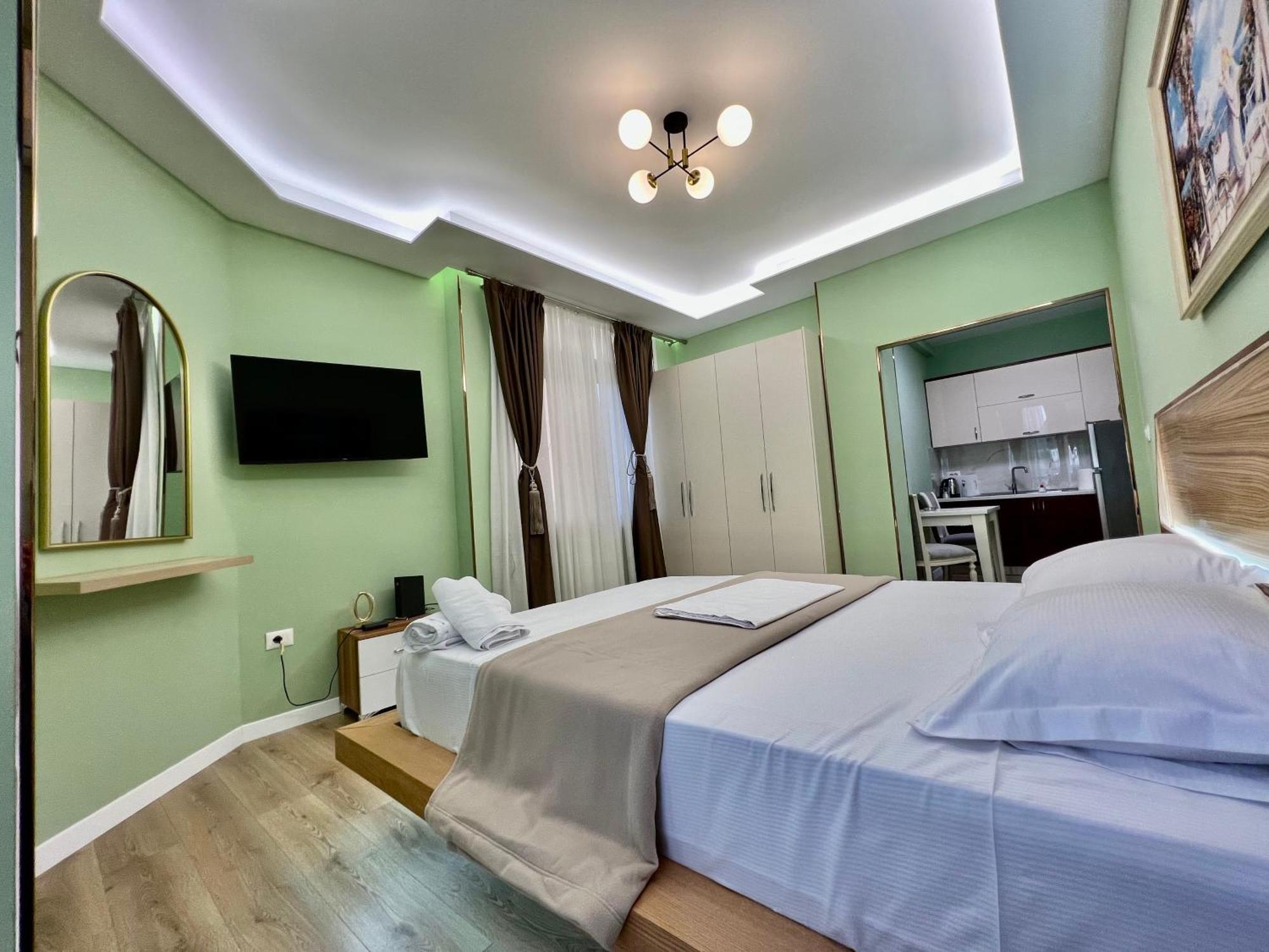 Spiranca Luxury Suites Tiranë Phòng bức ảnh