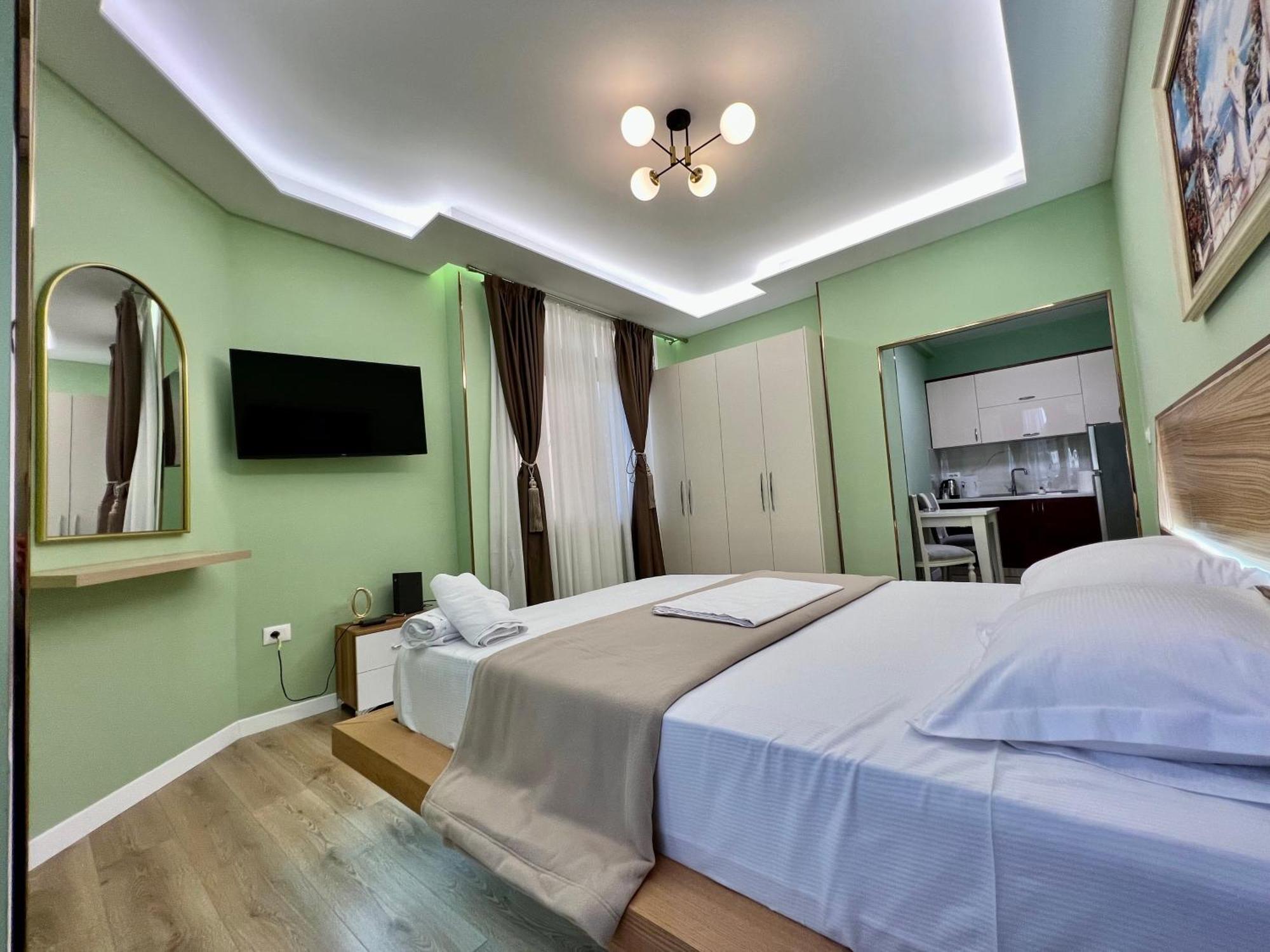 Spiranca Luxury Suites Tiranë Ngoại thất bức ảnh